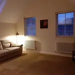 Modern 2Nd Floor 1 Bed Apartment In The Heart Of
